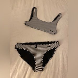 Triangl Bikini Set